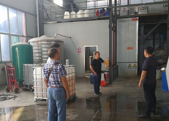 La emulsión aniónica de la cera del 25% lechosa mejora flexibilidad