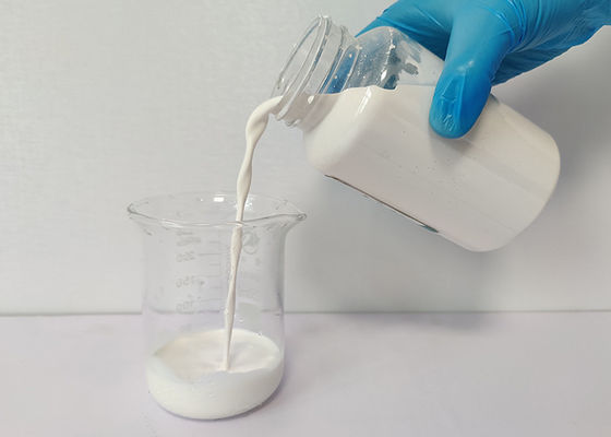 Alto despumador blanco de la emulsión JH901B del contenido sólido para las aguas residuales en fabricación de papel con el empaquetado del tambor