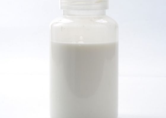 Buen precio Categoría alimenticia de clasificación de papel neutral de la emulsión profesional AKD el 10% de AKD en línea