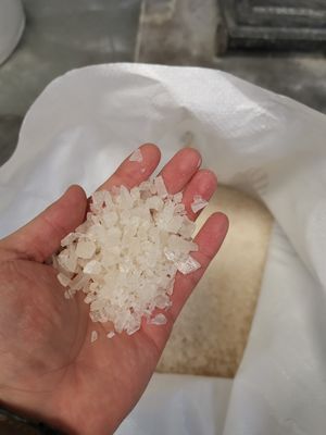 Buen precio Sulfato de aluminio estable para el tratamiento de aguas y las telas de teñido en línea